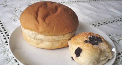 The Sally Lunn bun (left) and the Bath bun (right)