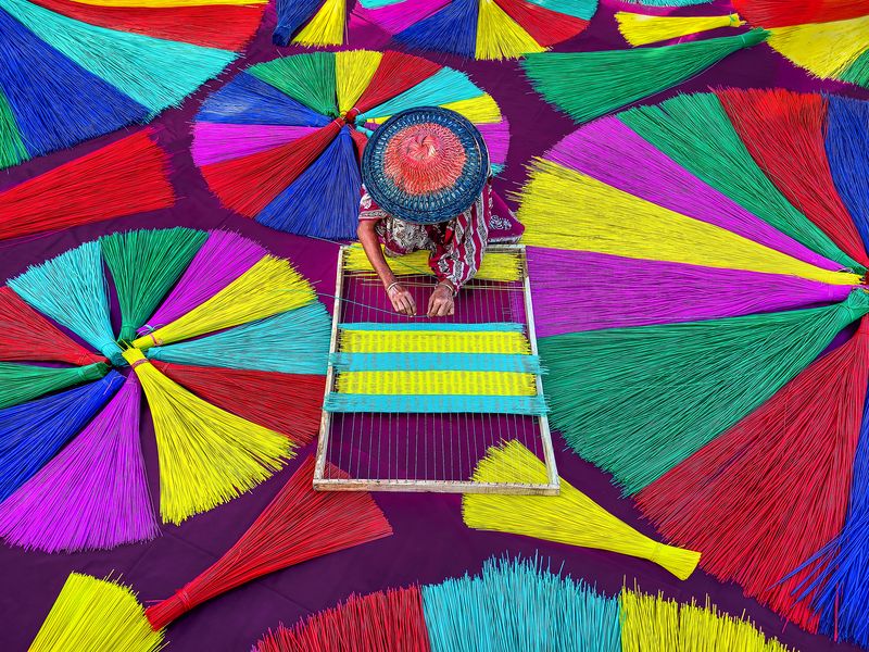 Making Colorful Mats | Smithsonian Photo Contest | Smithsonian Magazine