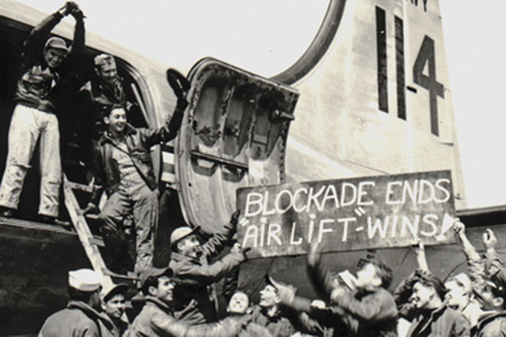 Archival_Airlift_MM_AM09.jpg
