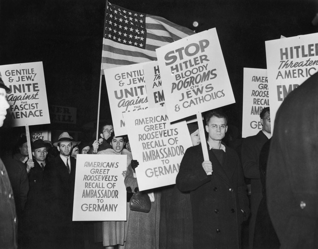 New Yorkers protesting Kristallnacht