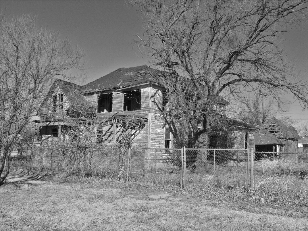 Abandoned home in Baird, TX Smithsonian Photo Contest