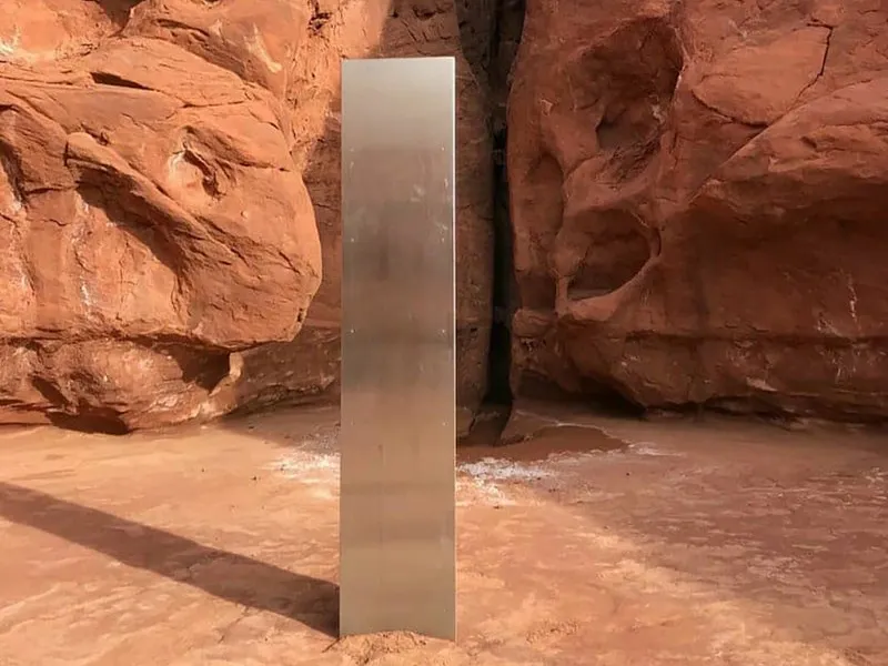 Utah monolith.jpg