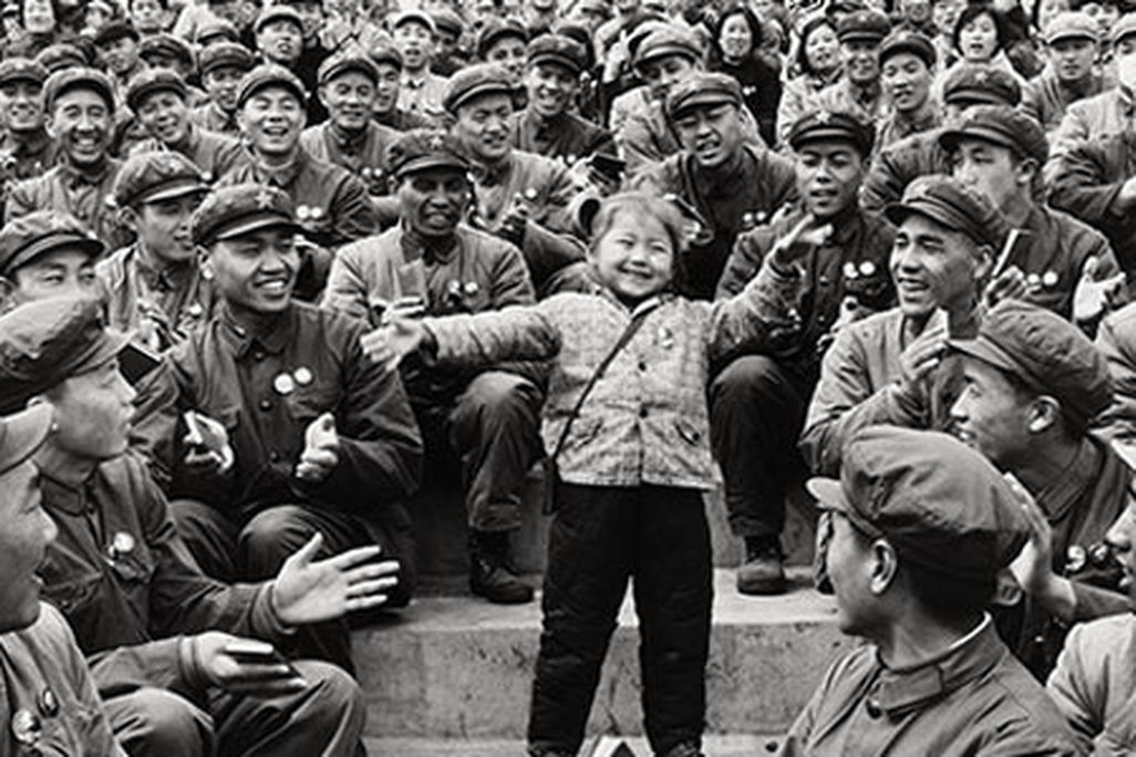 Kang Wenjie performing the loyalty dance