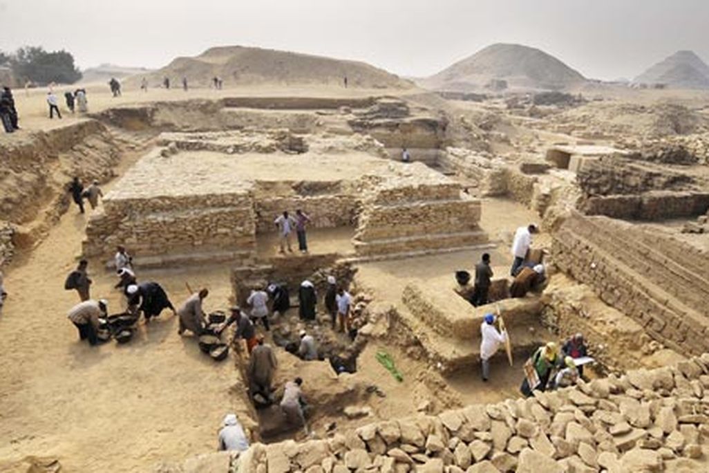Ancient burial ground of Queen Sesheshet