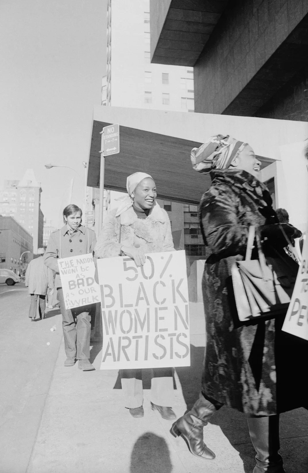 Jan Van Raay, Faith Ringgold u Michele Wallace fil-Koalizzjoni Kulturali ta' Emerġenza l-Iswed (BECC) protesta fil-Mużew Whitney, New York, 31 ta' Jannar, 1971, stampat fl-2021