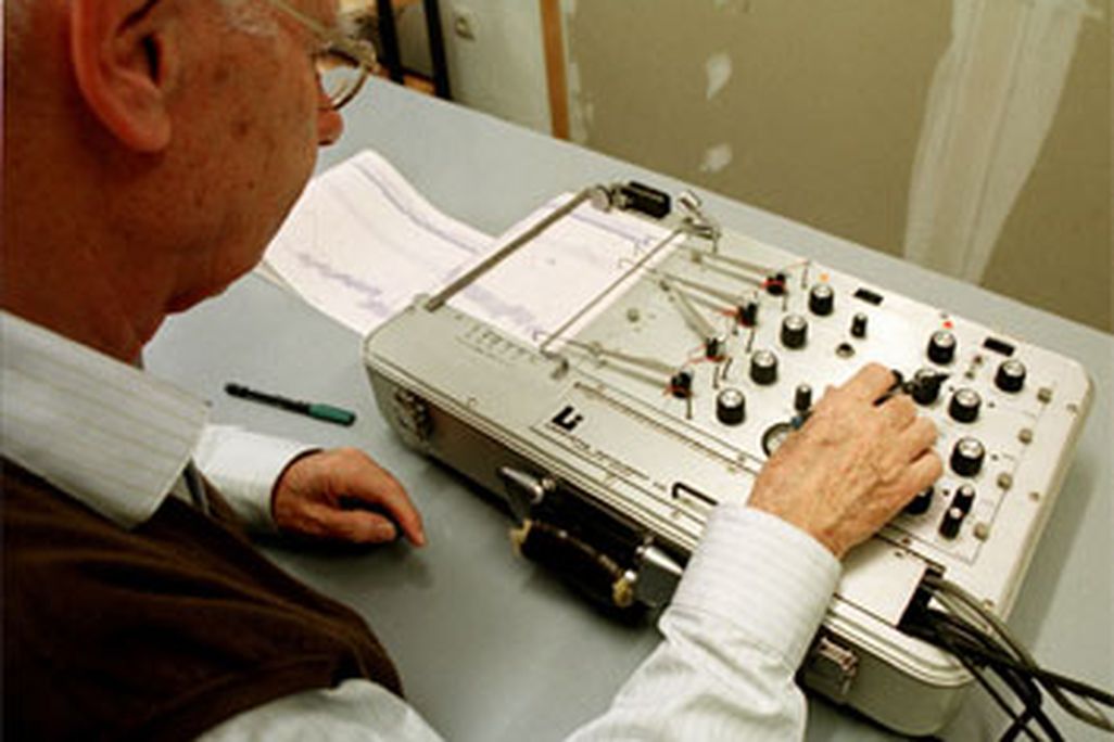 lie-polygraph.jpg