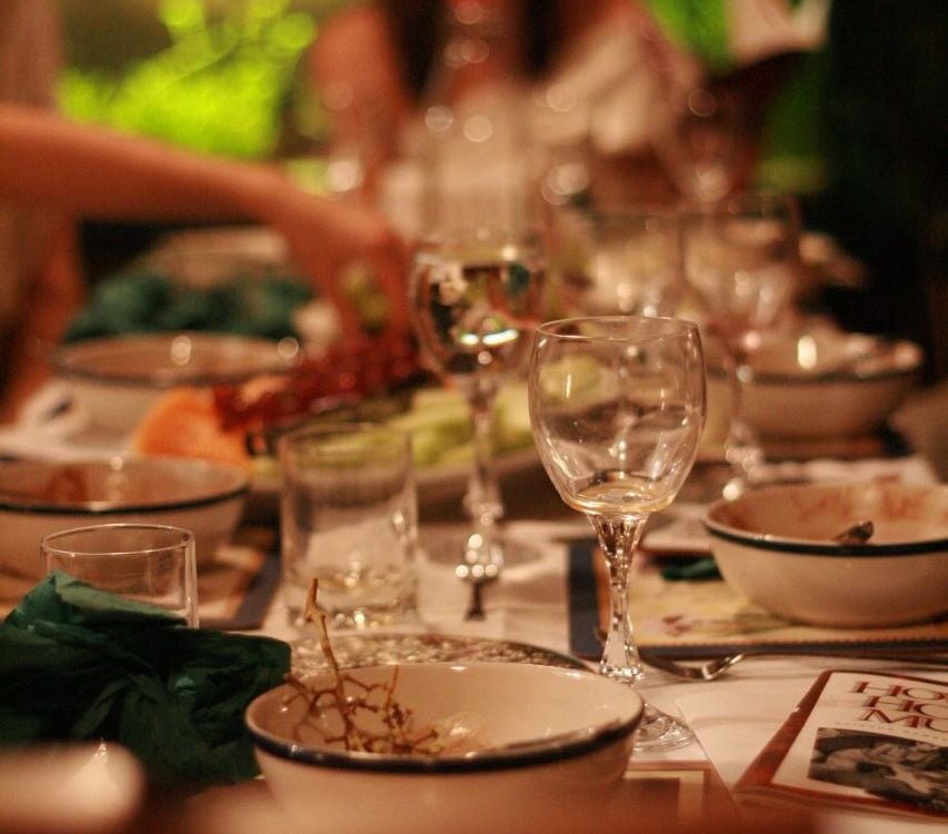 So You Want to Host a Holiday Dinner Party - Tagg Magazine