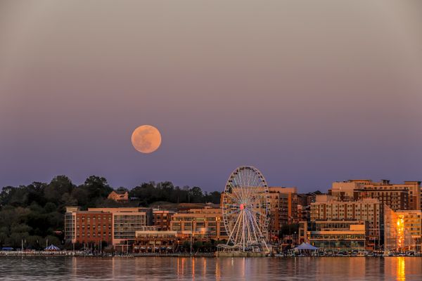 Super Moon over the National Harbor thumbnail