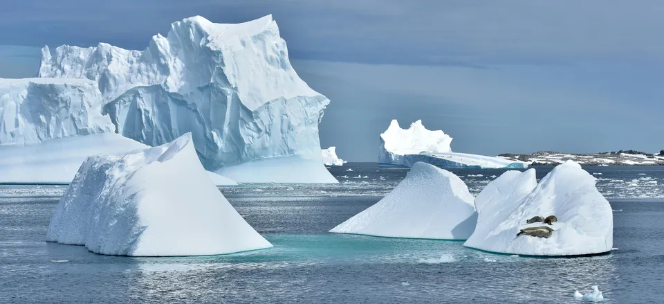  Ice mountains 