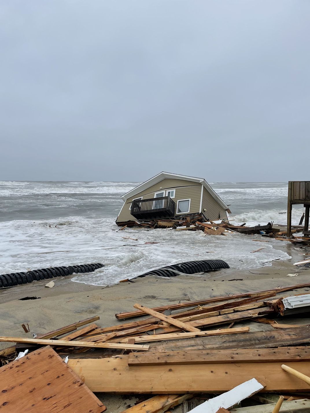 House collapse at Cape Hatteras National Seashore