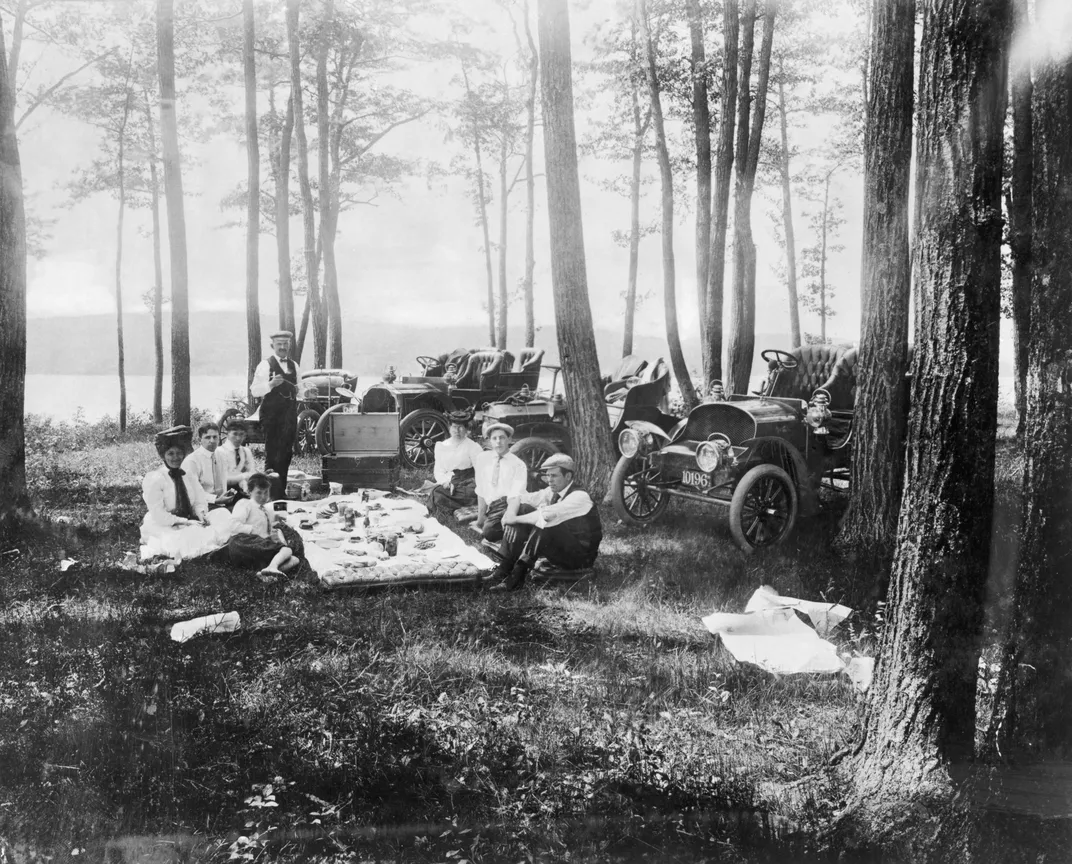 Auto outing with picnic in 1905