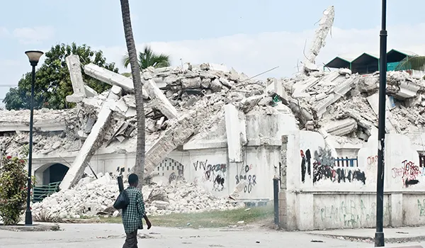 damage from Haiti earthquake mobile