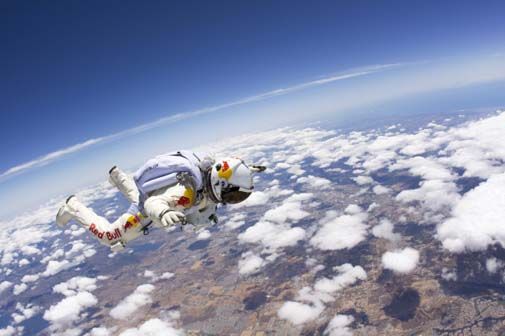Red-Bull-Stratos-Felix-Baumgartner-Latest-Testing-11-505.jpg