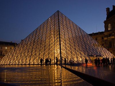 One critic of the proposed redefinition says, "It would be hard for most French museums—starting with the Louvre—to correspond to this definition, considering themselves as ‘polyphonic spaces'"