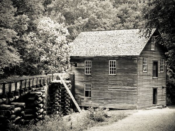 Mingus Mill near Cherokee, NC in the Great Smokey Mountains. thumbnail