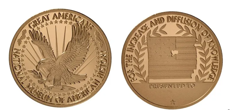 Front and back of a bronze medal; the front shows an eagle reading "Great Americans, National Museum of American History."