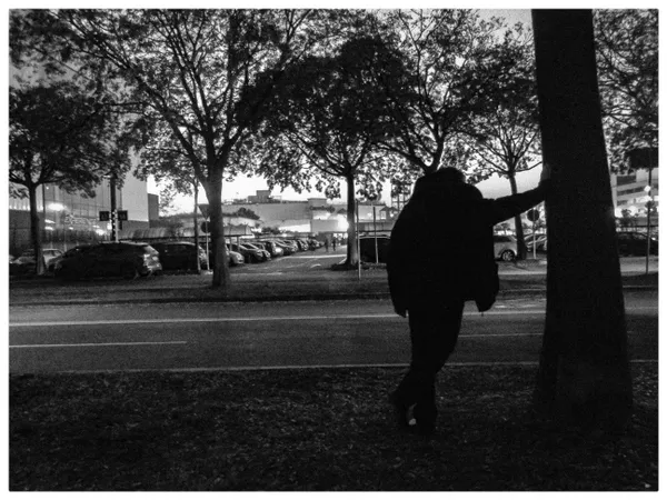 Uomo e città thumbnail