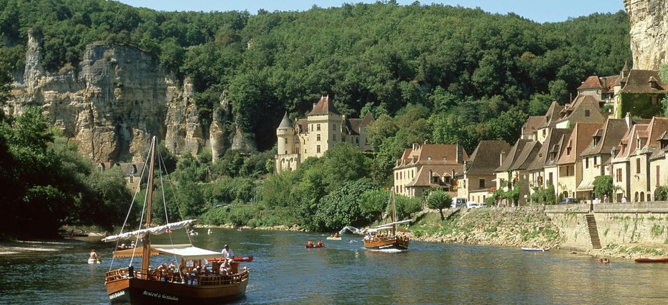  River boats or <i>gabare</i> on the Dordogne River. 
