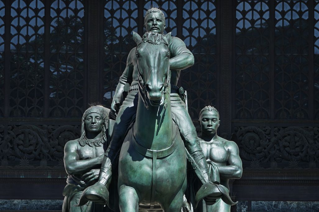Photo of the Teddy Roosevelt statue outside of AMNH