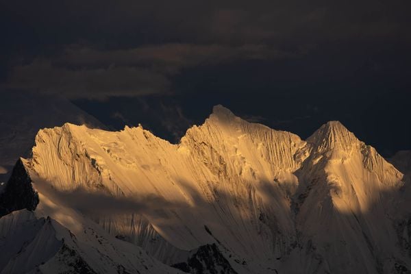 Karakoram mountains at the sunset thumbnail