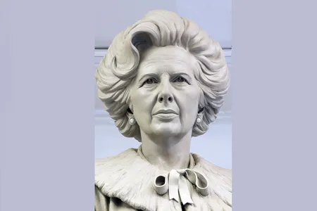 Local officials approved plans to install the statue on St. Peter's Hill in Grantham.