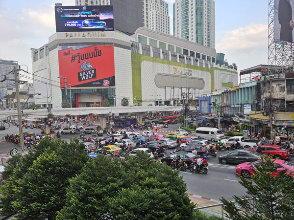 Busy day in Bangkok thumbnail