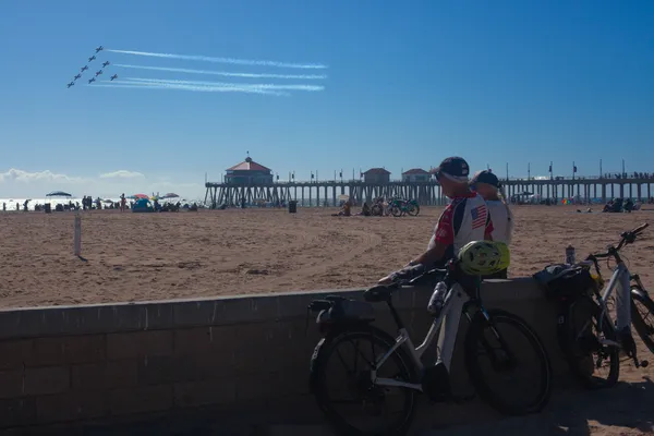 Watching the Pacific Airshow thumbnail