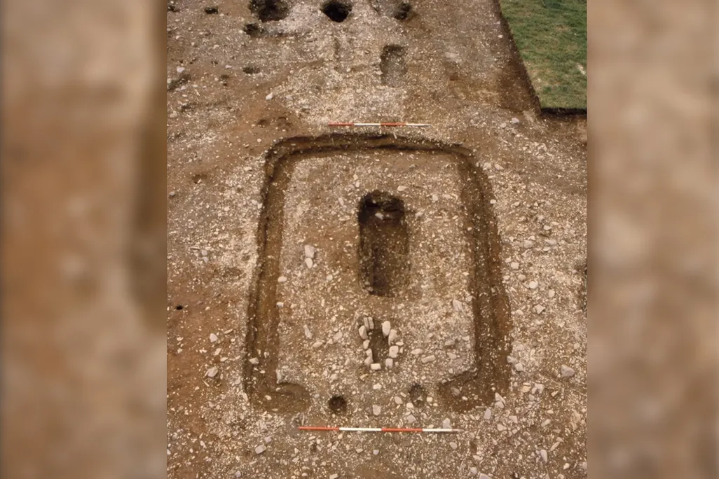 A rectangular enclosure surrounding a possibly royal grave