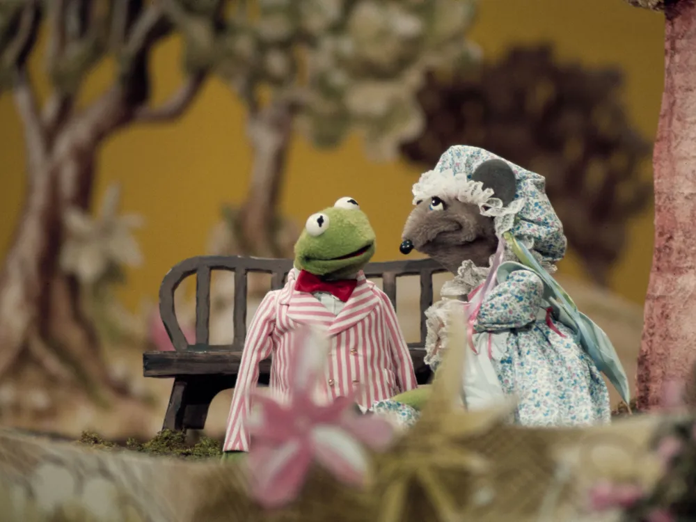 Kermit the Frog and Miss Mousey in "The Muppets Valentine Show"