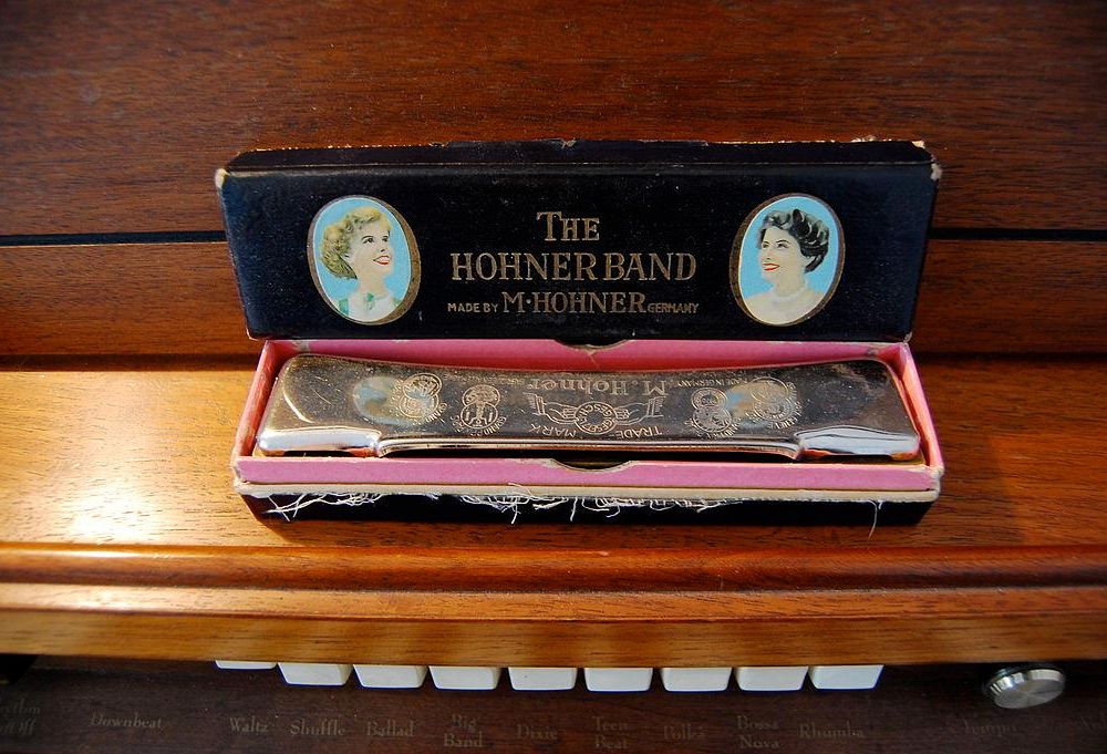 Standard Hohner harmonica