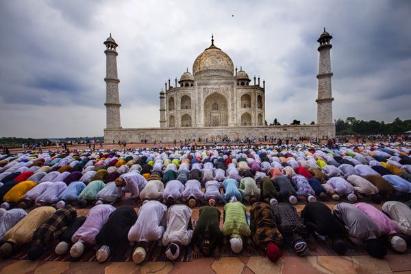 Prayer in front of Taj thumbnail