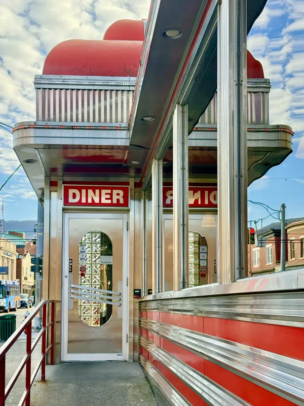 Yankee Clipper Diner in Beacon, NY thumbnail