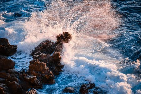 Researchers estimate that sea spray could release up to 136,000 tons of microplastic particles into the air per year. 