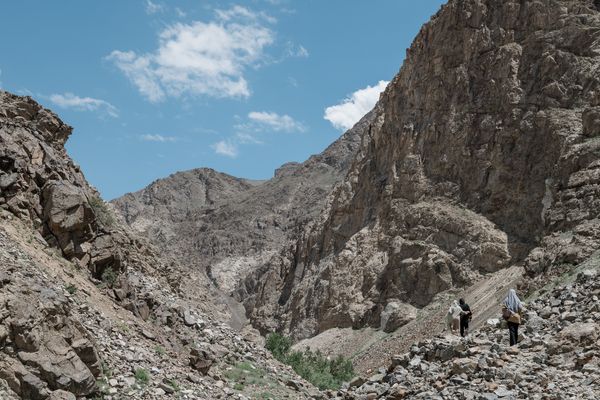 Three Muslim girls from Ladakh climb a mountain. thumbnail