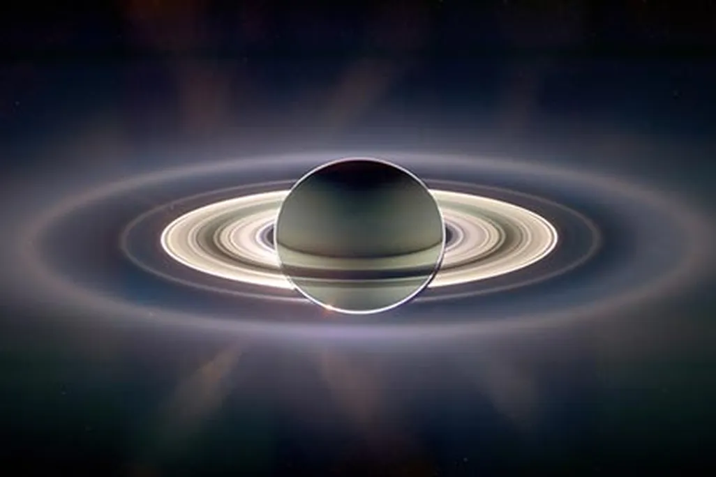 Saturn rings