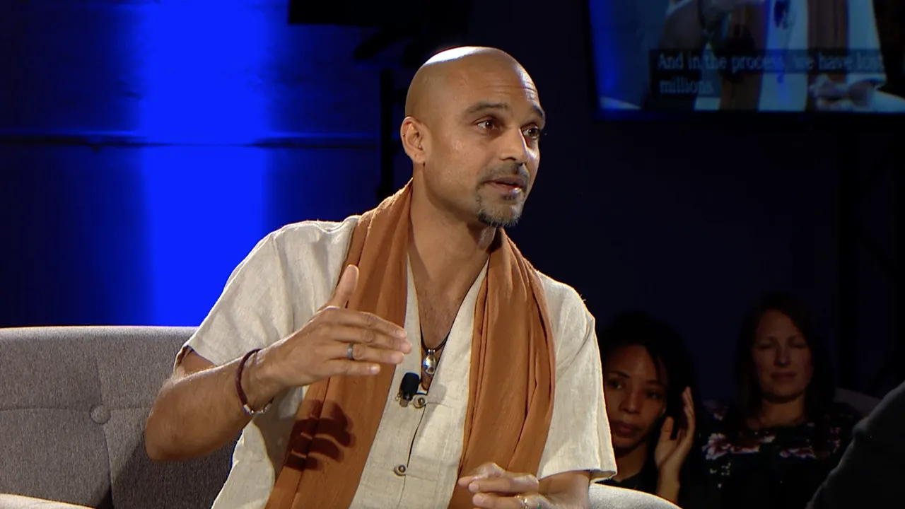Preview thumbnail for The Long Conversation 2018: Jon Grinspan Interviews Hawah Kasat