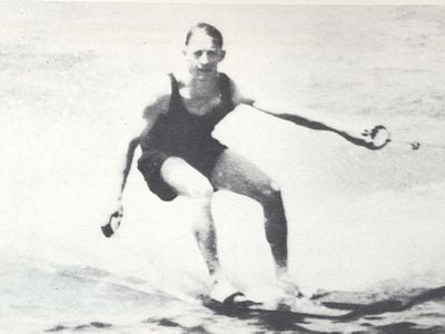Ralph Samuelson on water skiis
