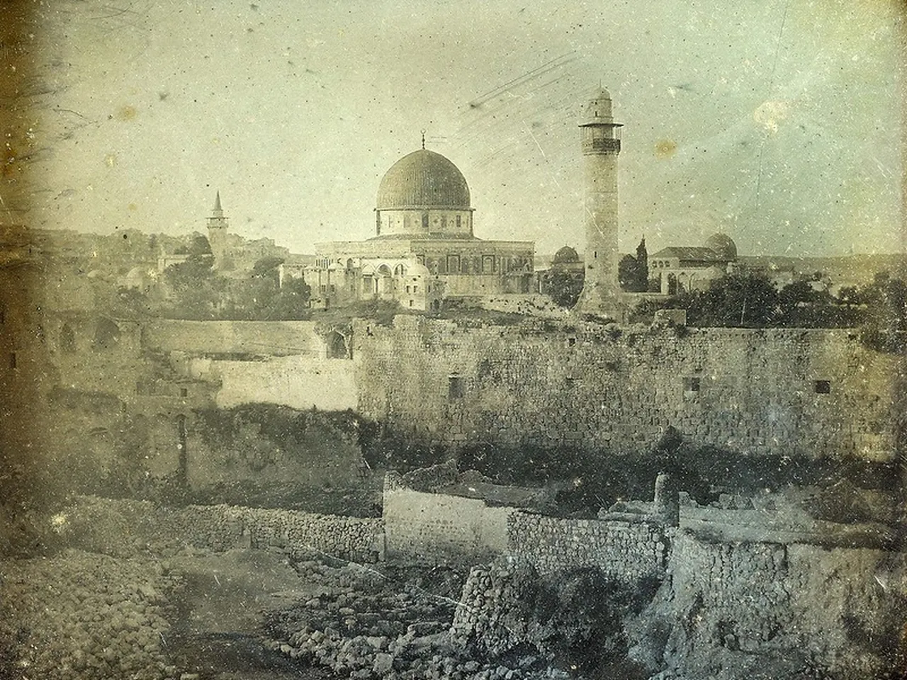 See the First Photographs Ever Taken of Jerusalem