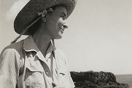 Harold Stein, [Georgia O’Keeffe on Leho‘ula Beach, near ‘Aleamai, Hāna, Maui], 1939, Gelatin silver print
