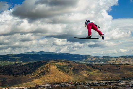 The V flying position is important to increase distance. (Image: Ben Pieper Photography)