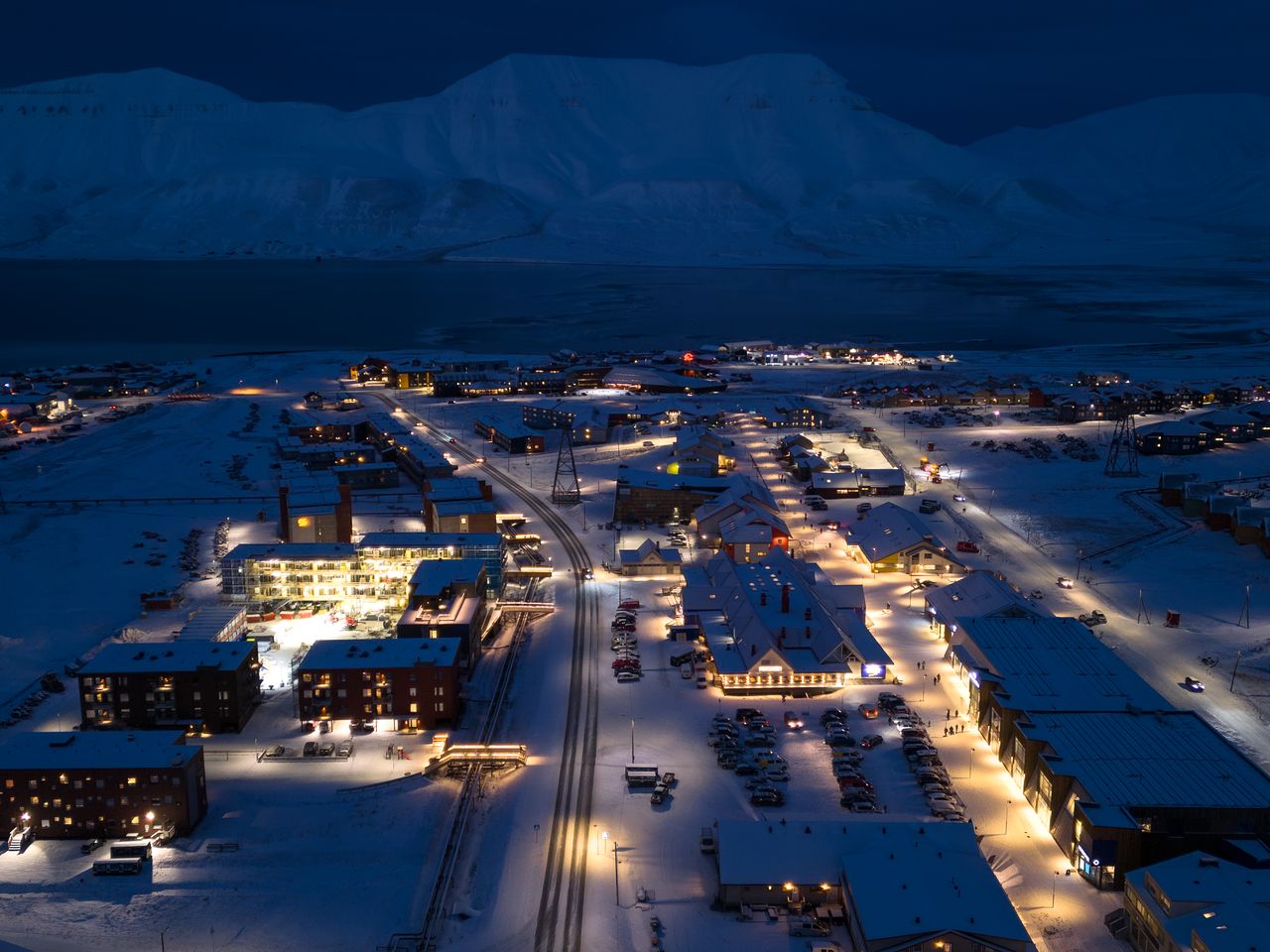 What It's Like to Experience Polar Night in the World's Northernmost Town, image size:1280x960