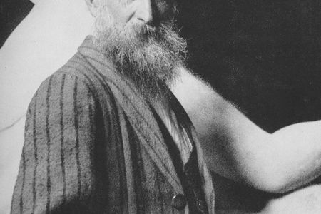 The famous sculptor in 1925. 