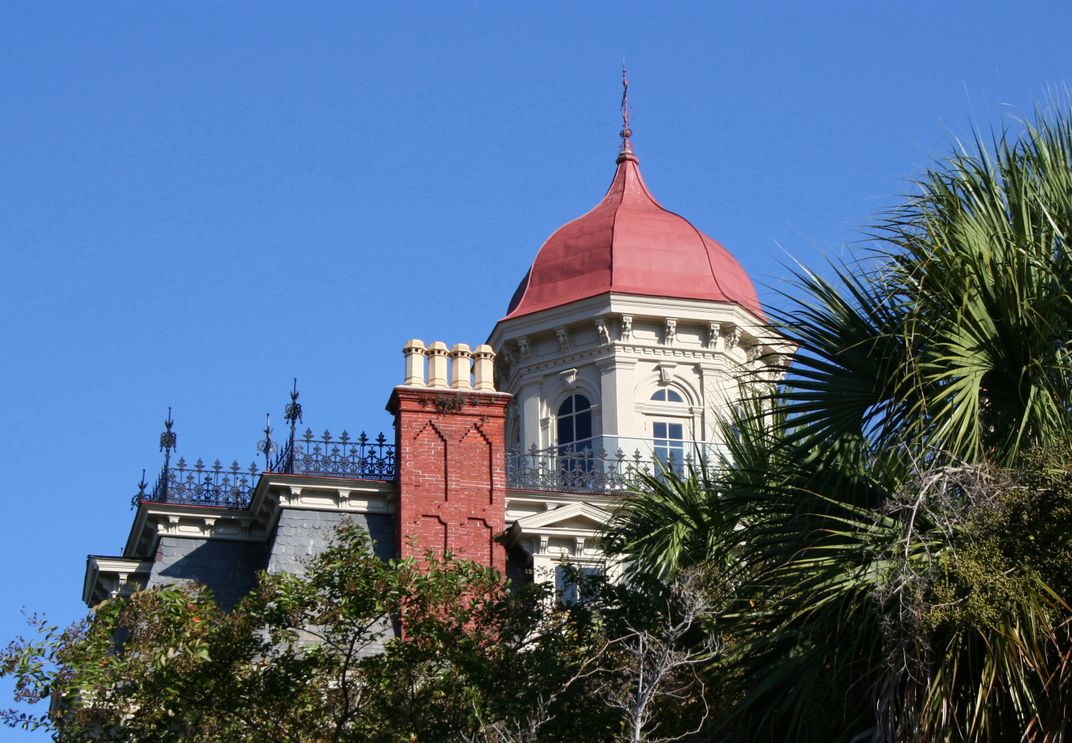 Historic Charleston mansion rises above the trees Smithsonian Photo
