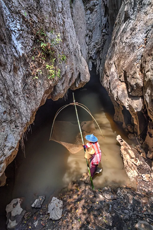Fishing in the cave thumbnail