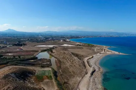 About halfway between the Greek cities of Corinth and Lechaio, the area around Corinth&rsquo;s ancient port is tectonically active. That makes the area even more scientifically precious. While many archaeological sites from millennia ago have sunk beneath rising seas, centuries of tectonic uplift have preserved this spot. Parts of the ancient port now sit above sea level, including the inner harbor, where boats likely once berthed in a protected channel.