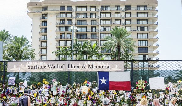 Wall of Hope Memorial, Surfside Building Collapse, Miami, Florida