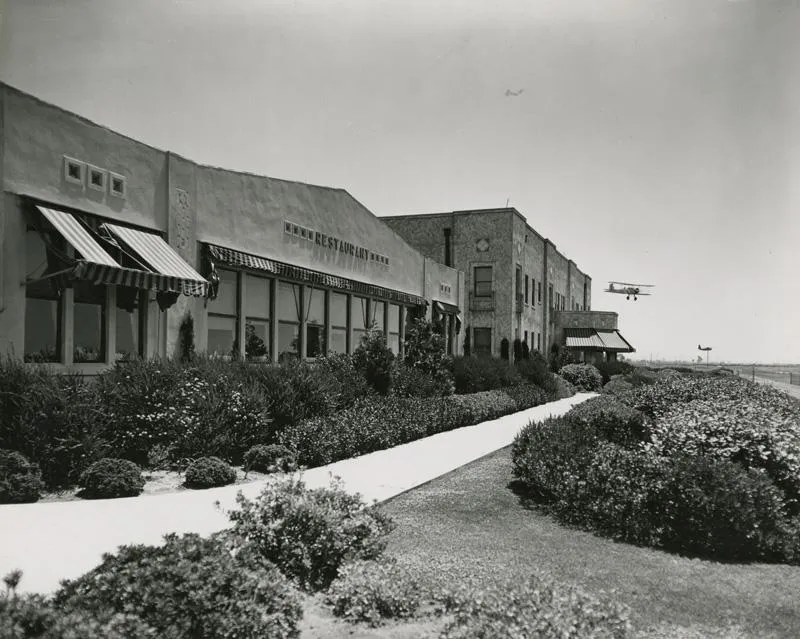 Oakland Airport Inn.jpg