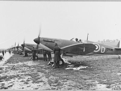 65 Squadron received eight new Spitfires through the sponsorship of the East India Fund in July 1940. These new Spitfires featured de Havilland constant-speed propellers.