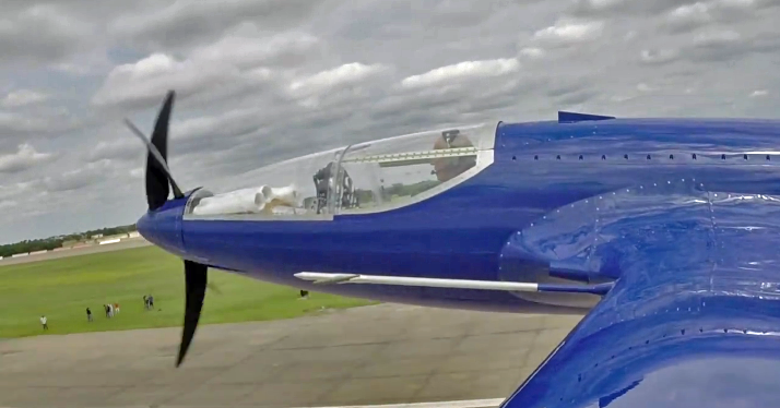 www.airspacemag.com