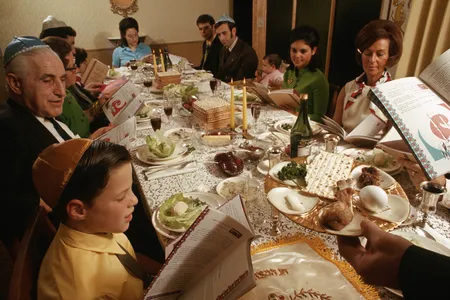A family holds a Passover seder in 1970